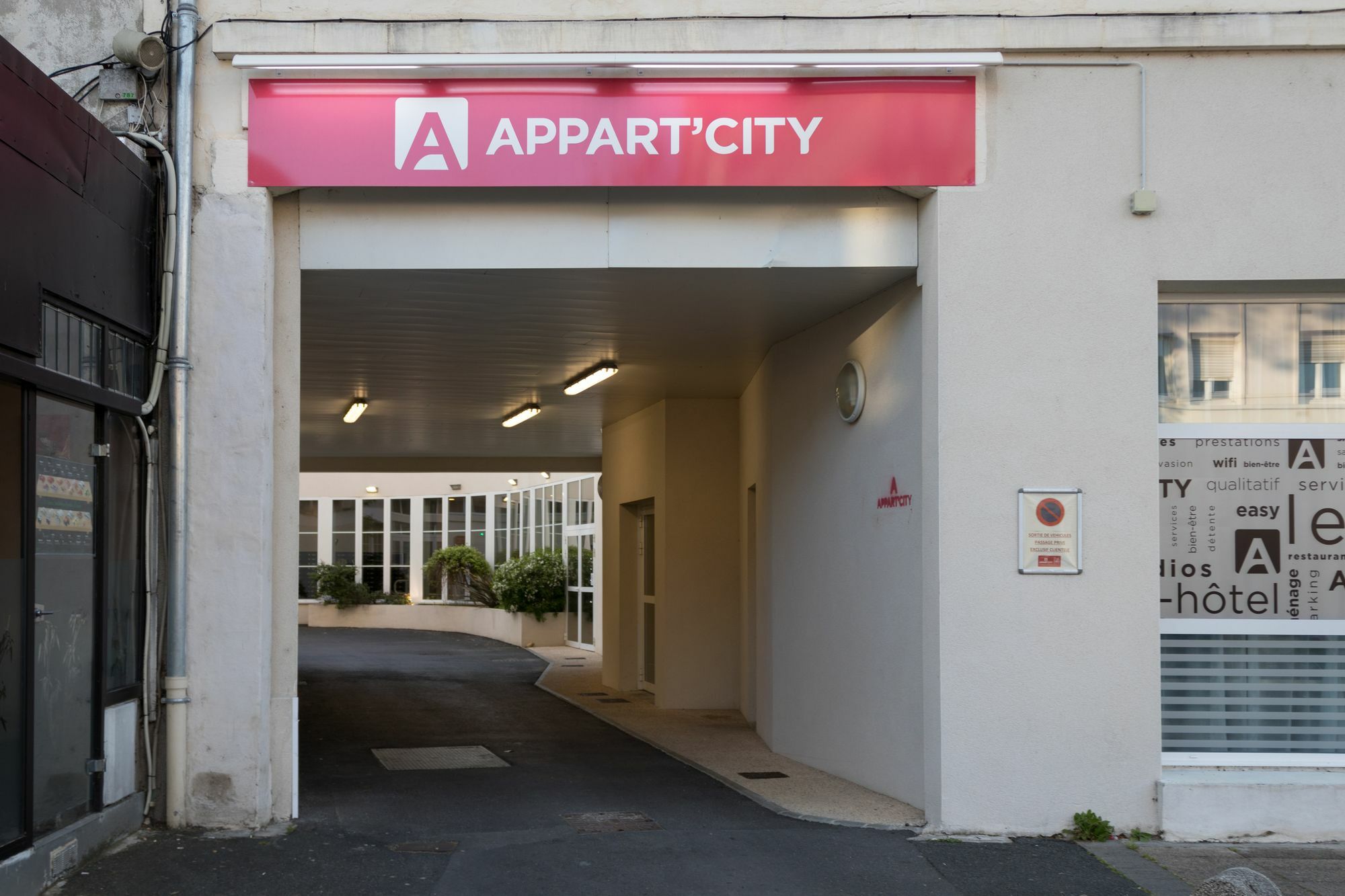 Appart'City Confort Niort Centre Aparthotel Kültér fotó